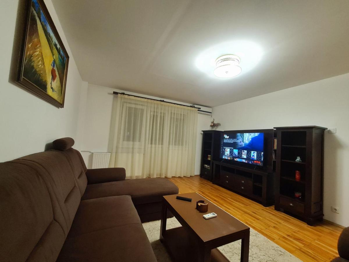 Clasic Apartment Nufarul Орадя Экстерьер фото